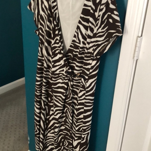 NWOT Zebra print wrap dress with buckle detail - Picture 2 of 4